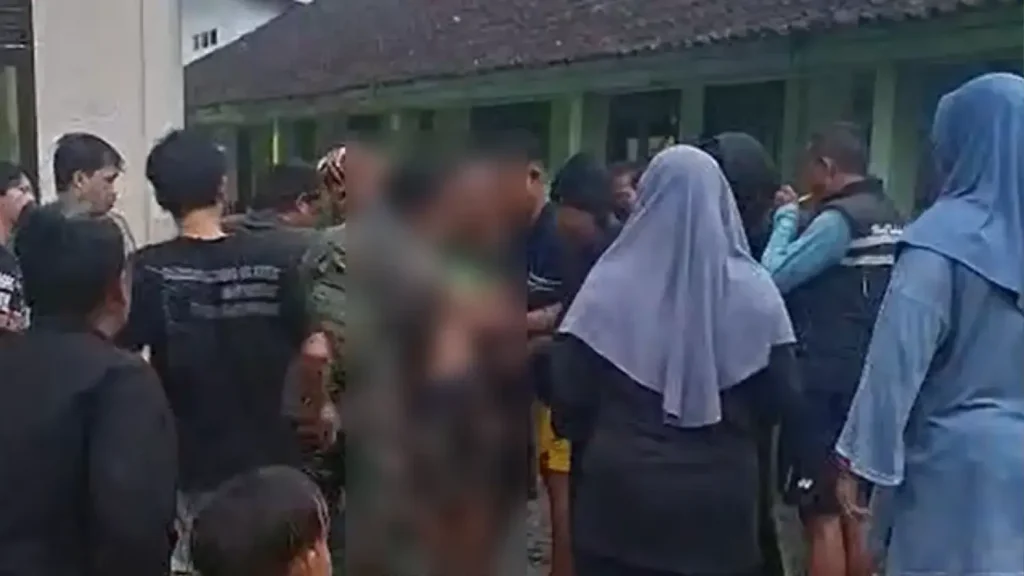 Sukabumi Geger! Ayah Tiri Cabuli ANAK TIRI Diamuk Massa