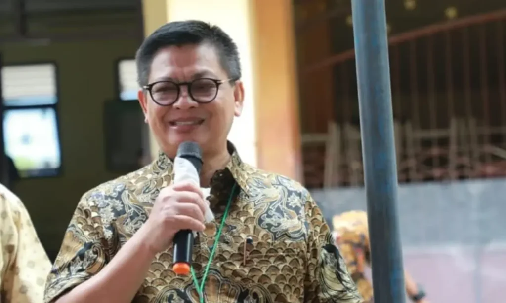 Ada Apa Di Balik Mundurnya 8 Tim Ahli Gubernur Rudy Mas’ud ?