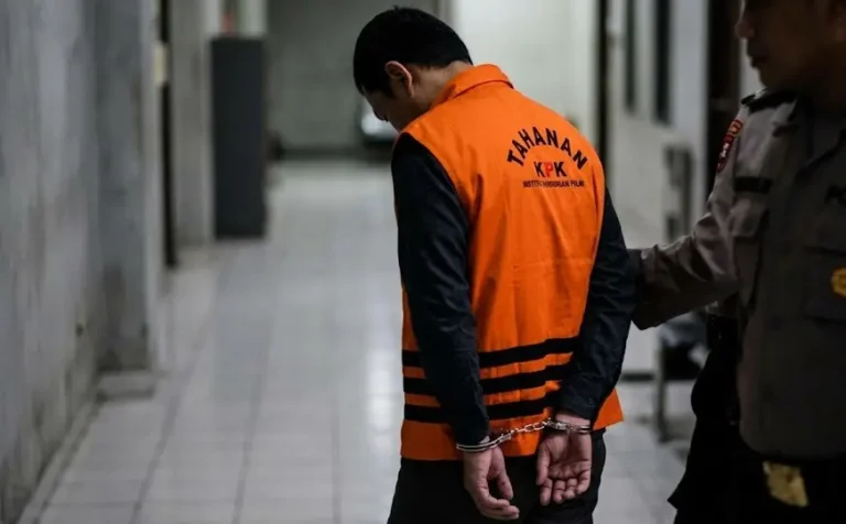Kejagung Tangkap Anggota DPRD Sumbar Buron Kasus Korupsi Rp 34 Miliar