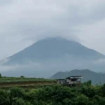 PVMBG Pastikan Status Gunung Lawu Aman dan Bantah Hoax Erupsi