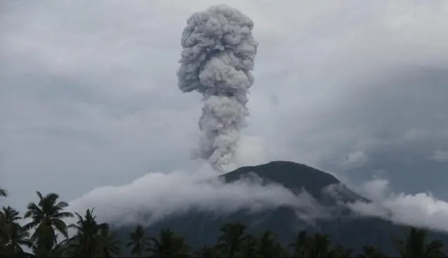 Gunung Ibu Erupsi Berulang, 93 Gempa Letusan Terekam Sejak 18 Juli 2026