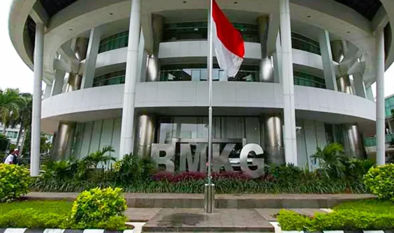 BMKG Paparkan Penyebab Fenomena Bediding Picu Suhu Dingin di Jawa