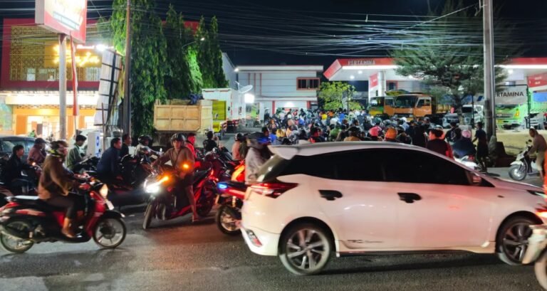 Imbas Antrean BBM Mengular, Siswa se-Makassar Dialihkan Belajar Daring Mulai 12 September!