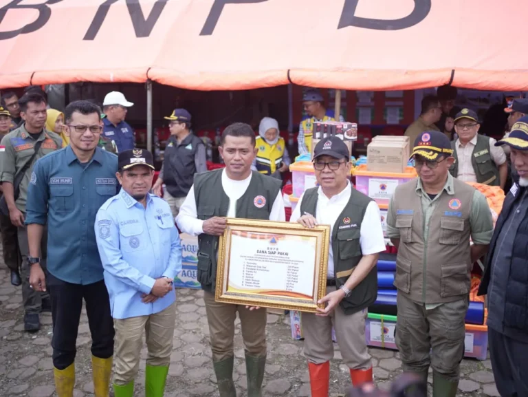 Ilustrasi kompleks perkantoran yang tertimbun material banjir bandang dan alat berat pembersih